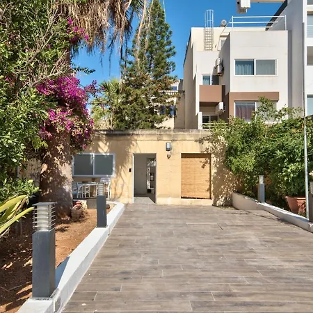 Holiday Pool House St Julians Holiday home