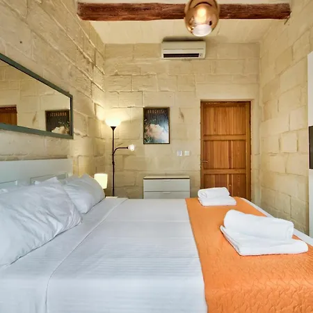 Holiday Pool House St Julians *